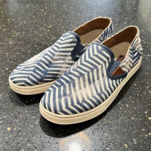 Olukai Pehuea Pa’i Loafers. Blue/white. Size 7.